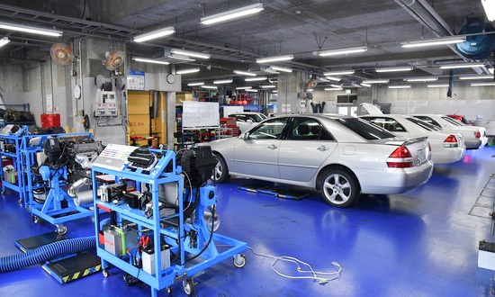 車両整備実習室 第2校舎1階