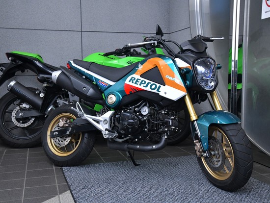 車やバイクの写真 2