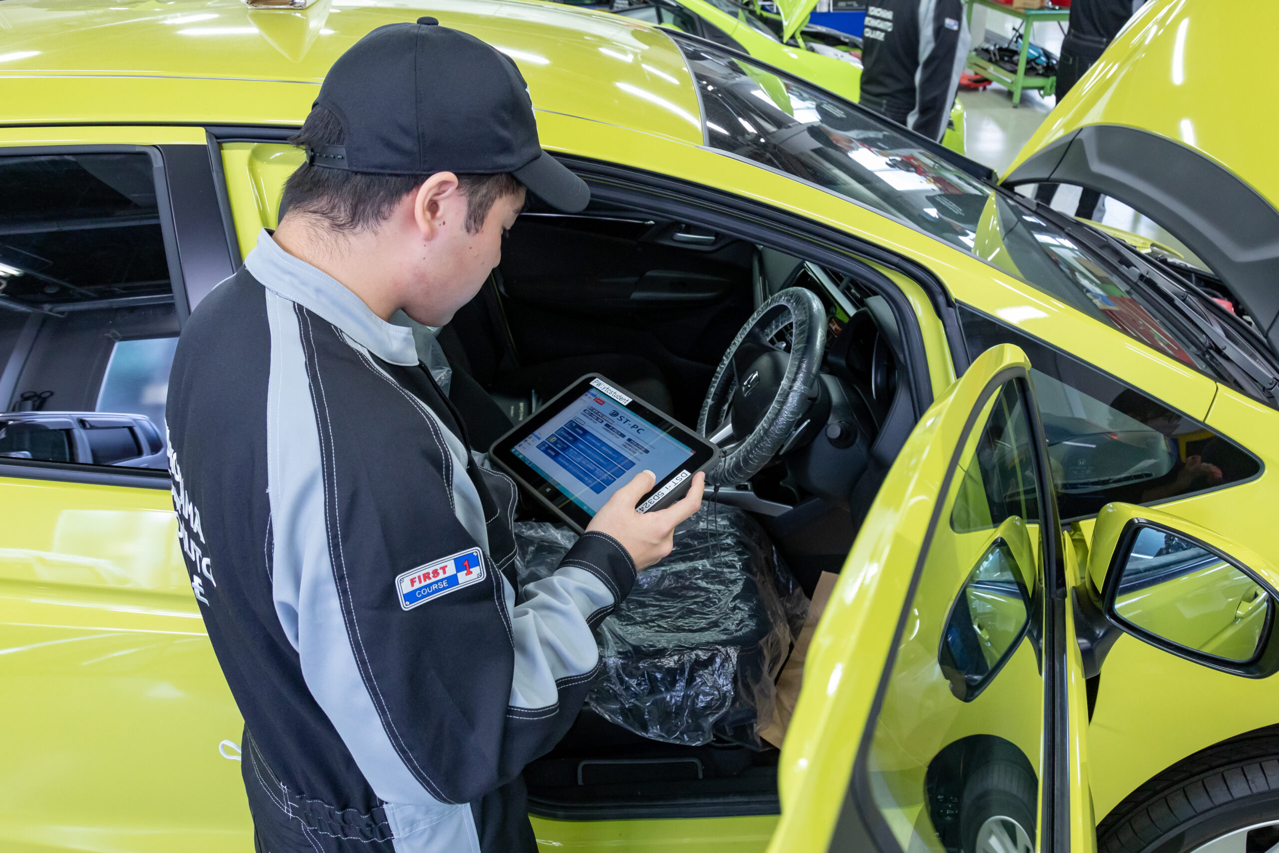 テスターと診断器を使用した故障診断