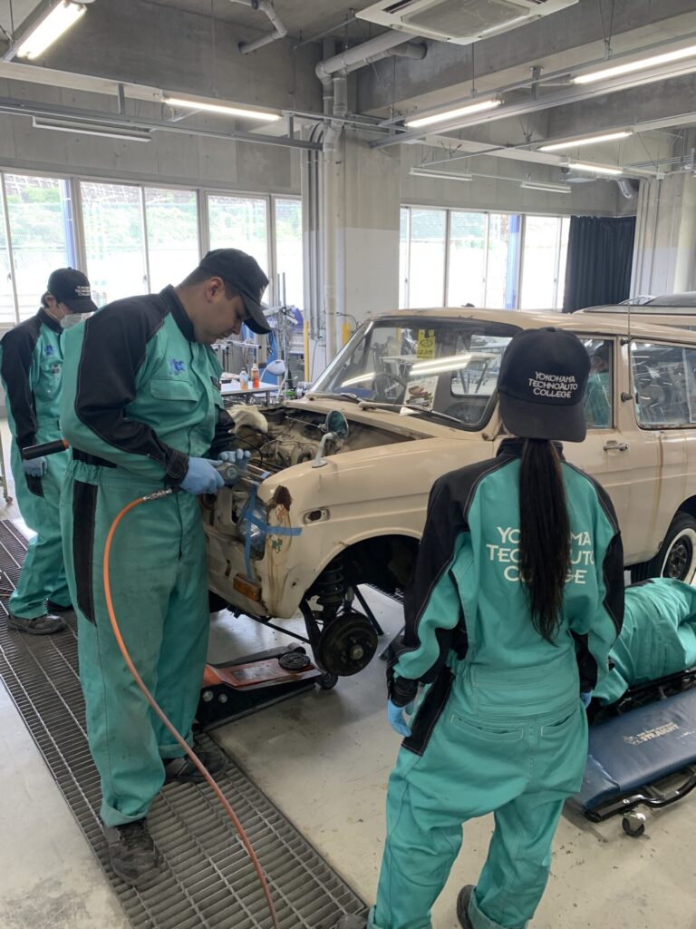 【旧車レストア　はじめました】