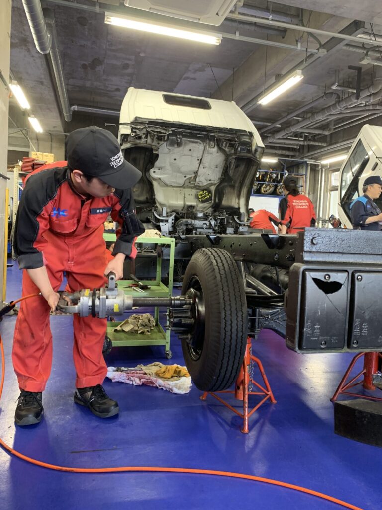 【🚛トラック整備の実習風景🚚】